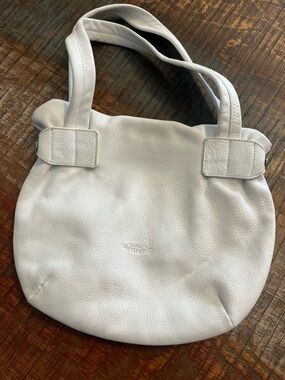 Petusco White Leather Shoulder Tote 
Made in Spain
Great condition